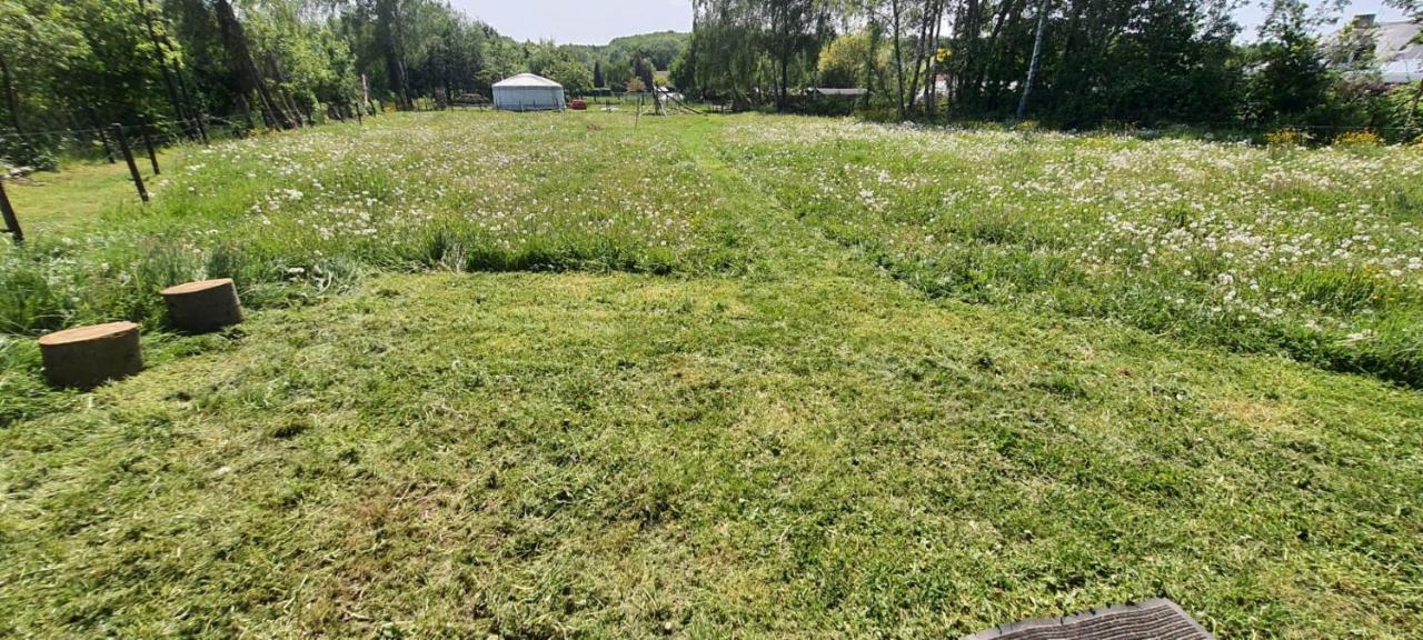 Slapen Tussen De Ezels In De Yurt Hotel Aarschot Exterior foto