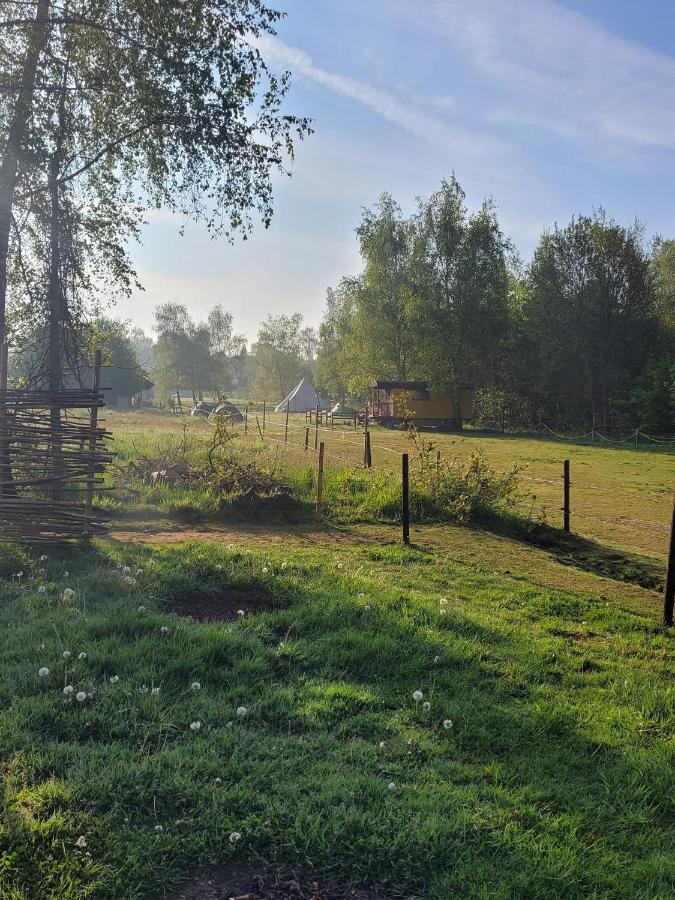 Slapen Tussen De Ezels In De Yurt Hotel Aarschot Exterior foto